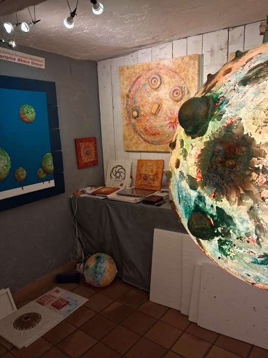 Spectacle de lumière et art - Photo 3