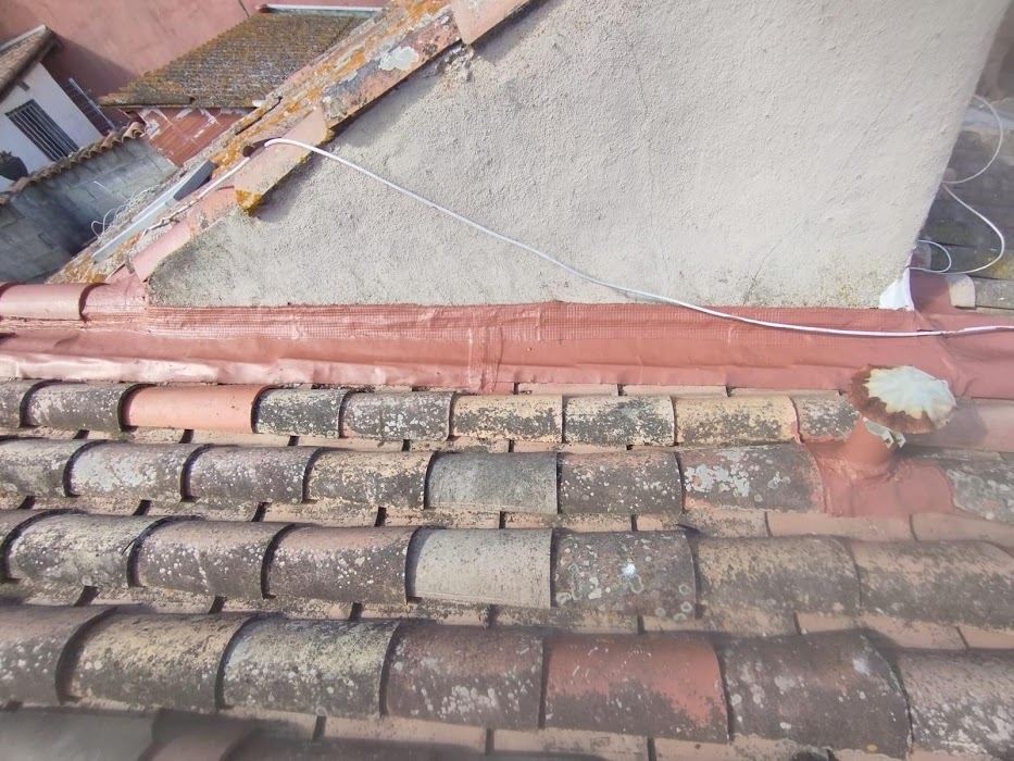 Intervention rapide pour fuite de toiture - Photo 3