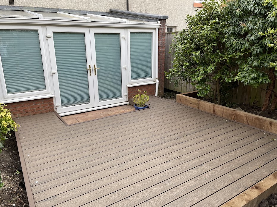 Revitalizing a Small Back Garden - Photo 2