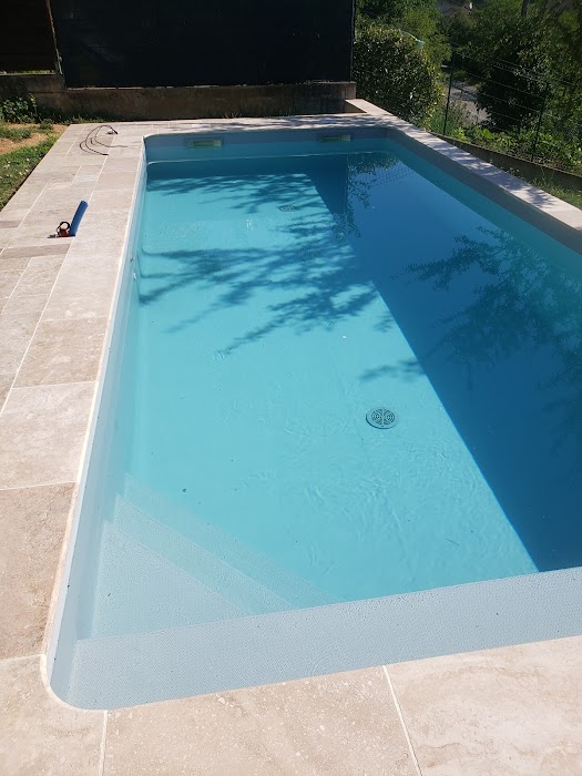 Pose de PVC armé pour une piscine familiale - Photo 2