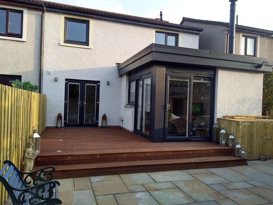 Decking with Fencing and Bin Store