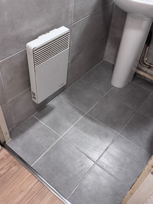 Pose de carrelage dans un appartement - Photo 2