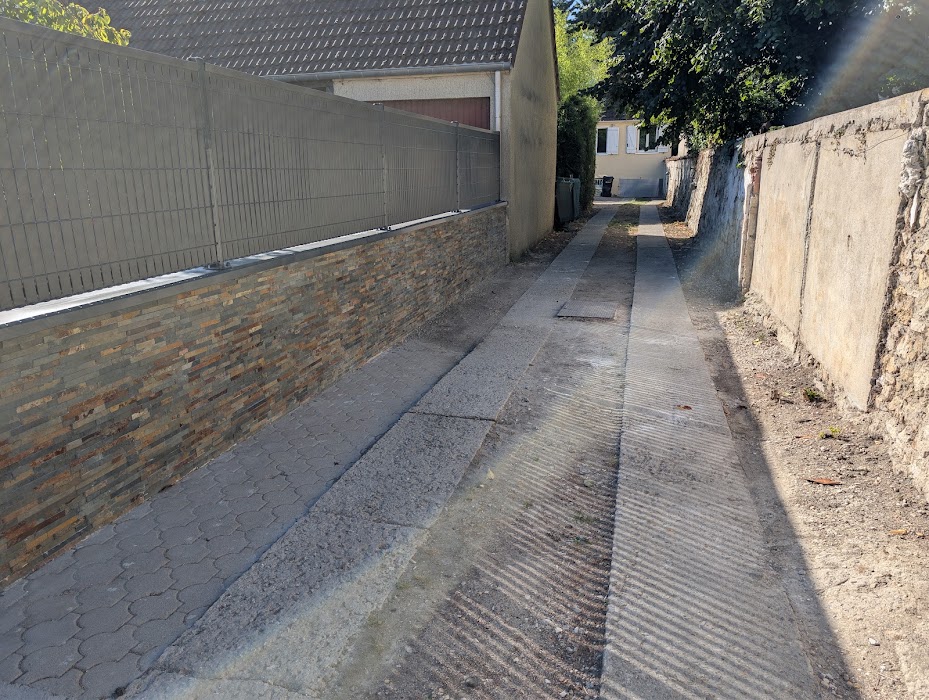 Chantier de muret et clôture