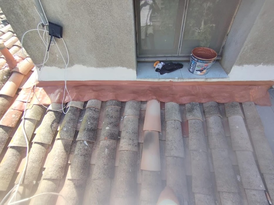 Intervention rapide pour fuite de toiture - Photo 2